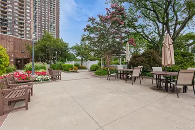 27010 Grand Central Parkway #32E, Floral Park, NY 11005 - Photo 34