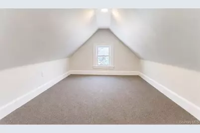 6472 80th Avenue, Glendale, NY 11385 - Photo 28