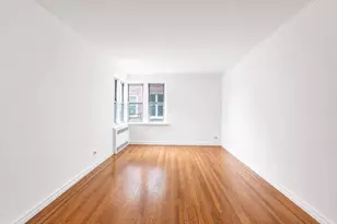 63-109 Saunders St, Rego Park, NY 11374 - Photo 6
