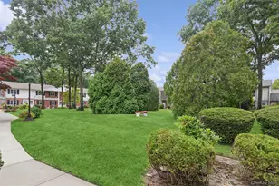 10 Glen Hollow Dr, Holtsville, NY 11742 - Photo 18