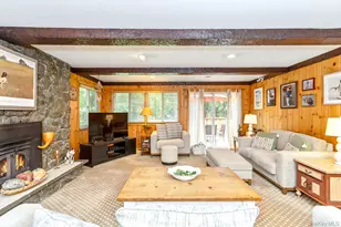 1 Valleywood Ct W, Saint James, NY 11780 - Photo 2