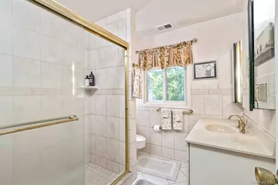 1 Valleywood Court W, Saint James, NY 11780 - Photo 22