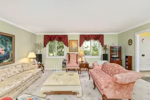 1 Valleywood Ct W, Saint James, NY 11780 - Photo 8