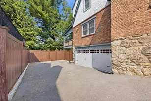 277 Devoe Ave, Yonkers, NY 10705 - Photo 4