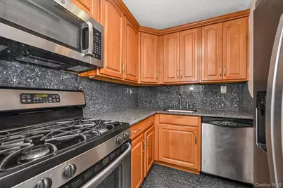 150-38 Union Turnpike #6F, Flushing, NY 11367 - Photo 6