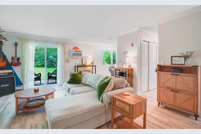 11 Field Court #C, Fishkill, NY 12524 - Photo 4