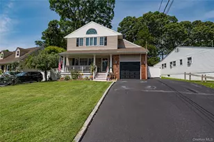 21 Circle Dr, East Northport, NY 11731 - Photo 2