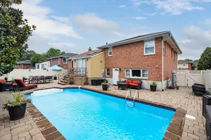 1118 Howard Dr, Westbury, NY 11590 - Photo 26