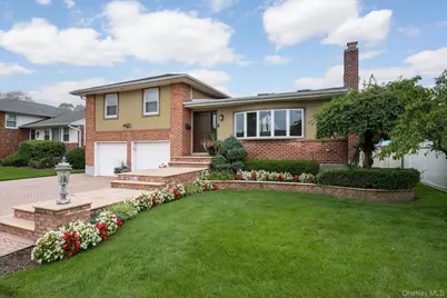 1118 Howard Drive, Westbury, NY 11590 - Photo 2
