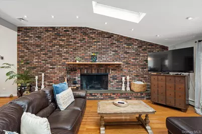 1118 Howard Drive, Westbury, NY 11590 - Photo 4