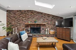 1118 Howard Dr, Westbury, NY 11590 - Photo 4