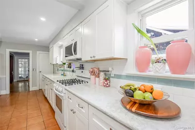 958 Thomas Avenue, Baldwin, NY 11510 - Photo 16