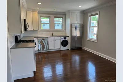 15 Juniper Road #2nd Fl, Port Washington, NY 11050 - Photo 4