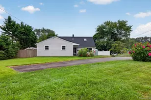 178 Montrose Dr, Port Jefferson Station, NY 11776 - Photo 4