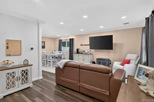 178 Montrose Dr, Port Jefferson Station, NY 11776 - Photo 6