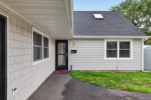 178 Montrose Dr, Port Jefferson Station, NY 11776 - Photo 2