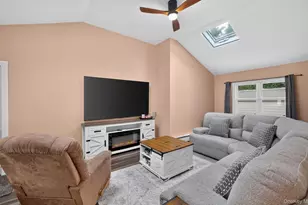 178 Montrose Dr, Port Jefferson Station, NY 11776 - Photo 30