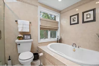15 Eleanor Road, Plainview, NY 11803 - Photo 18