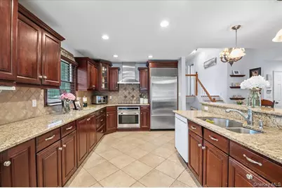 15 Eleanor Road, Plainview, NY 11803 - Photo 10