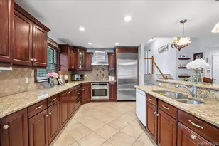 15 Eleanor Rd, Plainview, NY 11803 - Photo 10