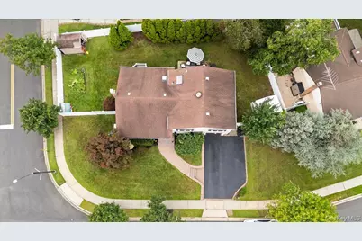 15 Eleanor Road, Plainview, NY 11803 - Photo 32
