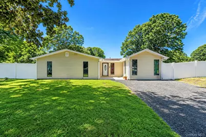 10 Helene Drive, Shirley, NY 11967 - Photo 18