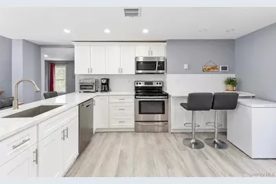 10 Helene Drive, Shirley, NY 11967 - Photo 6