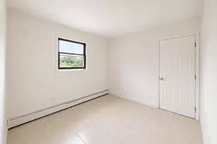 95 W Lake Dr, Lindenhurst, NY 11757 - Photo 26