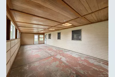 95 W Lake Drive, Lindenhurst, NY 11757 - Photo 32