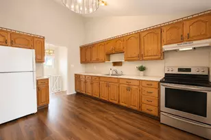 95 W Lake Dr, Lindenhurst, NY 11757 - Photo 18