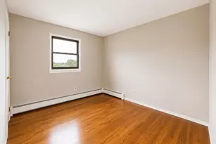 95 W Lake Dr, Lindenhurst, NY 11757 - Photo 14