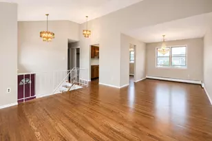 95 W Lake Dr, Lindenhurst, NY 11757 - Photo 4