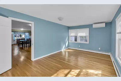 13 Argonne Road W, Hampton Bays, NY 11946 - Photo 16