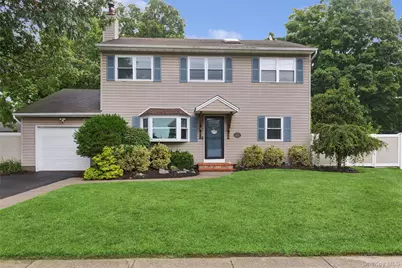 25 N Ocean Avenue, Center Moriches, NY 11934 - Photo 1