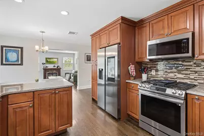 25 N Ocean Avenue, Center Moriches, NY 11934 - Photo 8