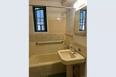 1569 Metropolitan Avenue #5C, Bronx, NY 10462 - Photo 6
