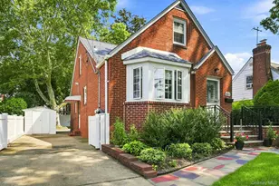201 E Chester St, Valley Stream, NY 11580 - Photo 2