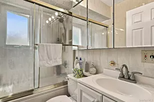 201 E Chester St, Valley Stream, NY 11580 - Photo 12