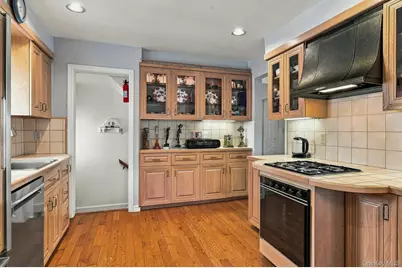 201 E Chester Street, Valley Stream, NY 11580 - Photo 18