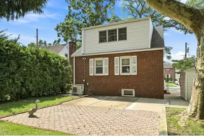 201 E Chester Street, Valley Stream, NY 11580 - Photo 4