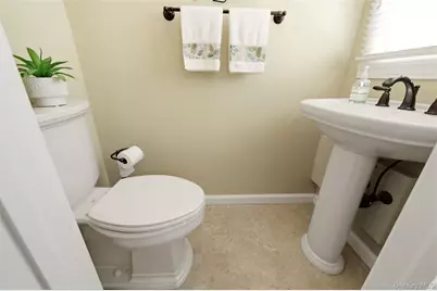 15 Brandywine Drive, East Setauket, NY 11733 - Photo 30