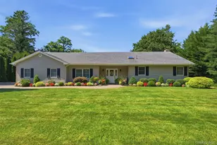15 Brandywine Dr, East Setauket, NY 11733 - Photo 2