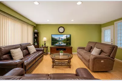 35 Hart Street, Port Jefferson Station, NY 11776 - Photo 12