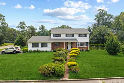 12 George Court, Miller Place, NY 11764 - Photo 2