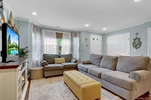 219 Medea Way, Central Islip, NY 11722 - Photo 4