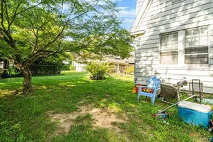 193 McKay Rd, Huntington Station, NY 11746 - Photo 2