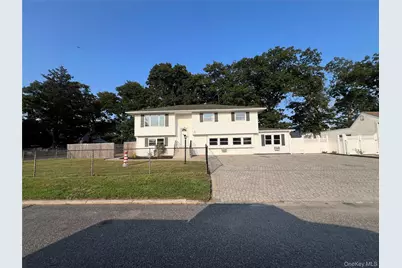 226 14th Avenue, West Babylon, NY 11704 - Photo 2