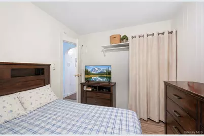 212 Edwards Place, Yonkers, NY 10703 - Photo 12