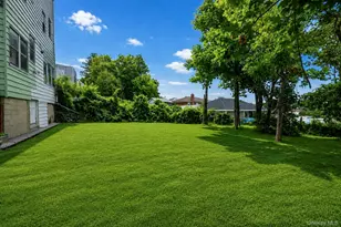 212 Edwards Pl, Yonkers, NY 10703 - Photo 6