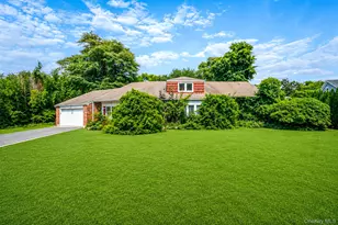 893 Gardiner Dr, Bay Shore, NY 11706 - Photo 2